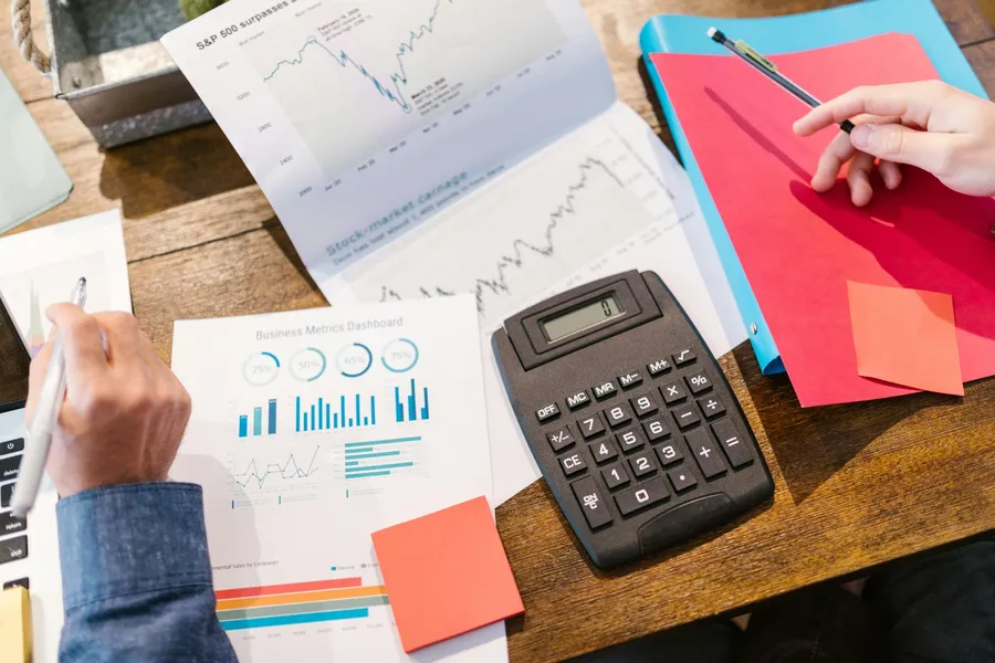 Hoe kun je jezelf voorbereiden op een carrière in de financiële sector?